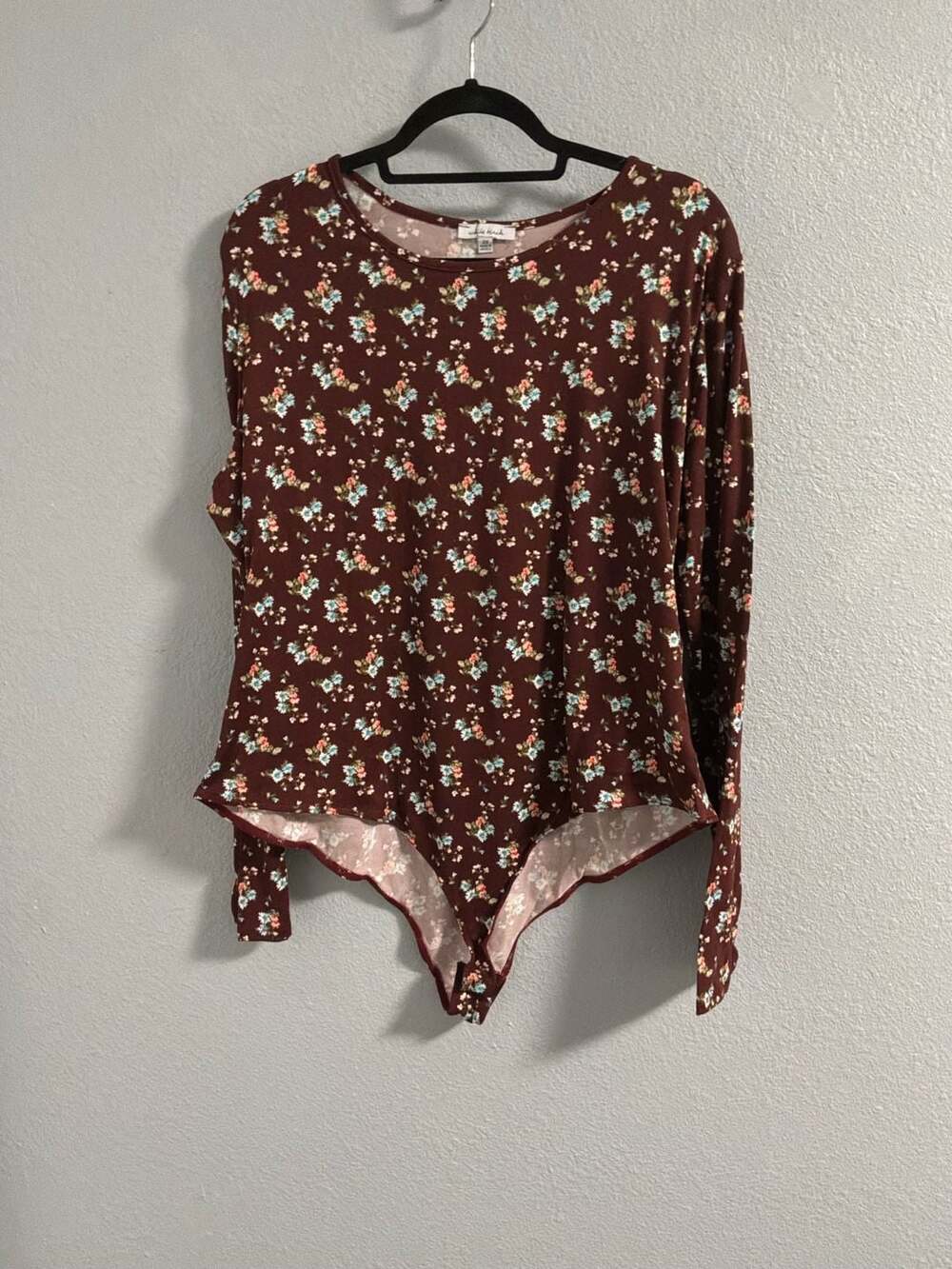 White Birch Floral Long Sleeve Bodysuit Size 3X Burgundy